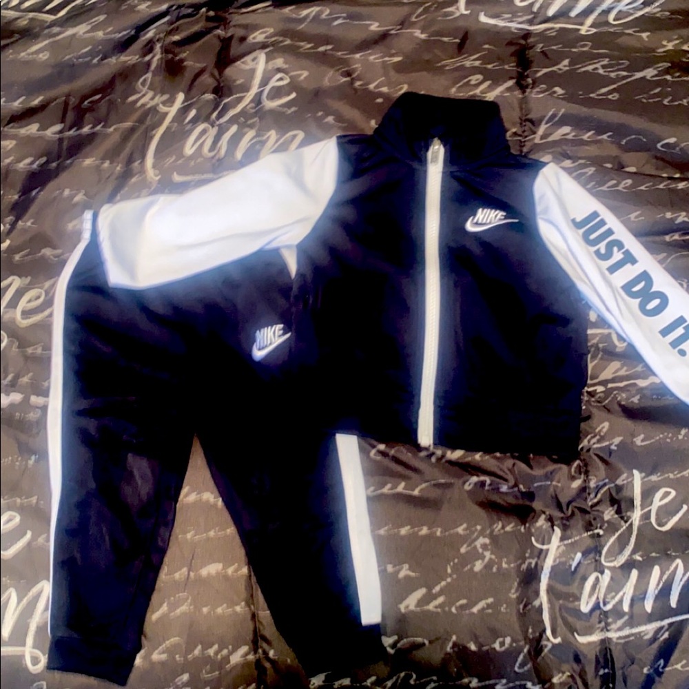 12 months Nike tracksuit
